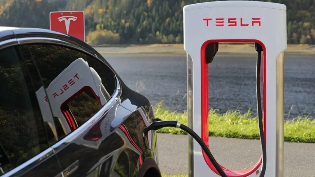 How long does a Tesla battery last? Tesla car range and battery life explained