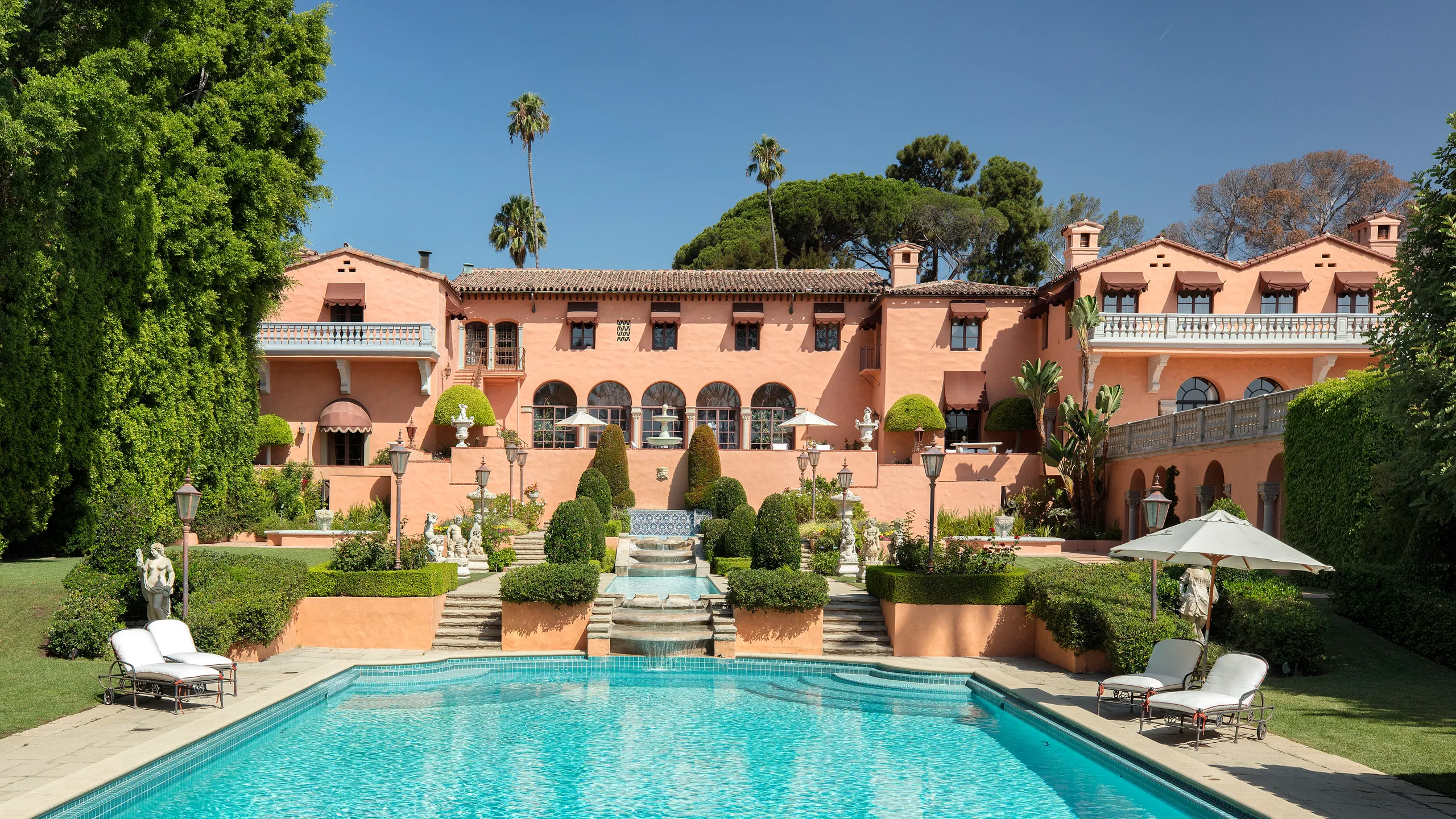 10 Top Luxury Airbnb Rentals in California